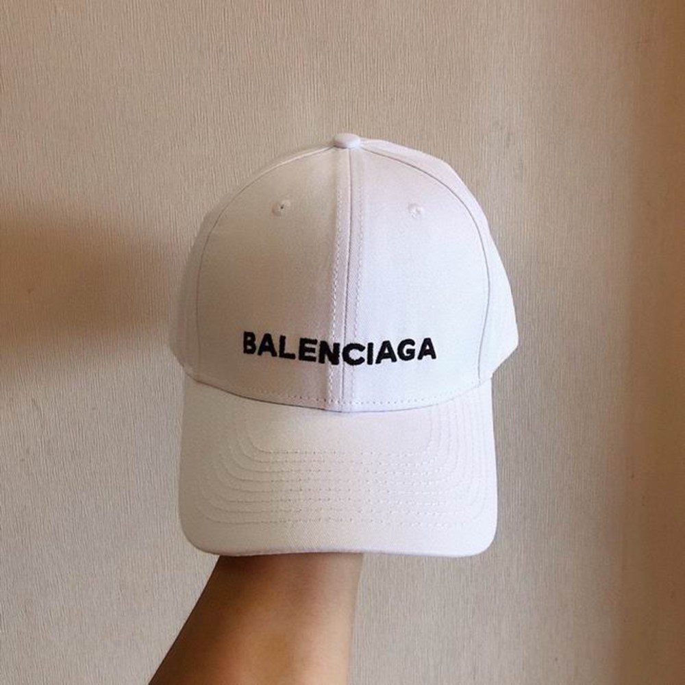 Ba*len*cia*ga hat